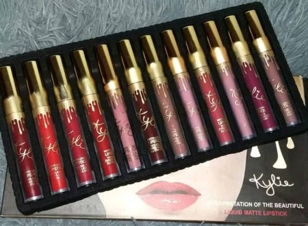269 Lei In Pentru Un Set De 12 Rujuri Lip Gloss Mat Kylie Jenner